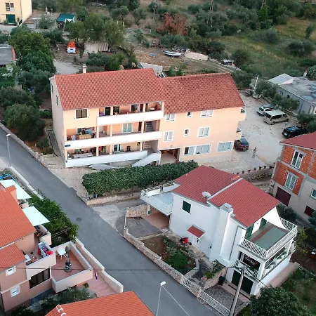 Rucmarin Апартаменты *